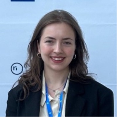 Stella Goeschl Stella Goeschl